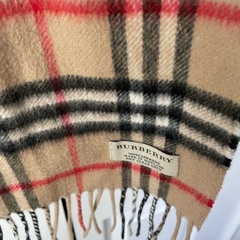 Burberry scarf.  Wool.